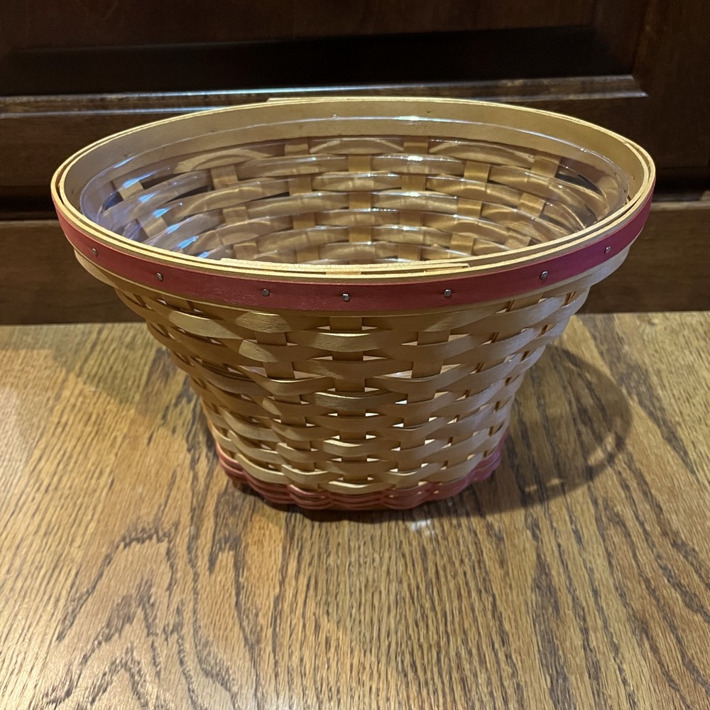 Longaberger Geranium Basket with plastic protector dated 2002 - Picture 5 of 5